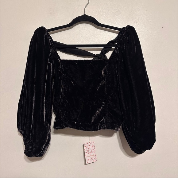 Free People Marie Velvet Puff Sleeve Open Tie Back Top Black size small - Picture 3 of 7